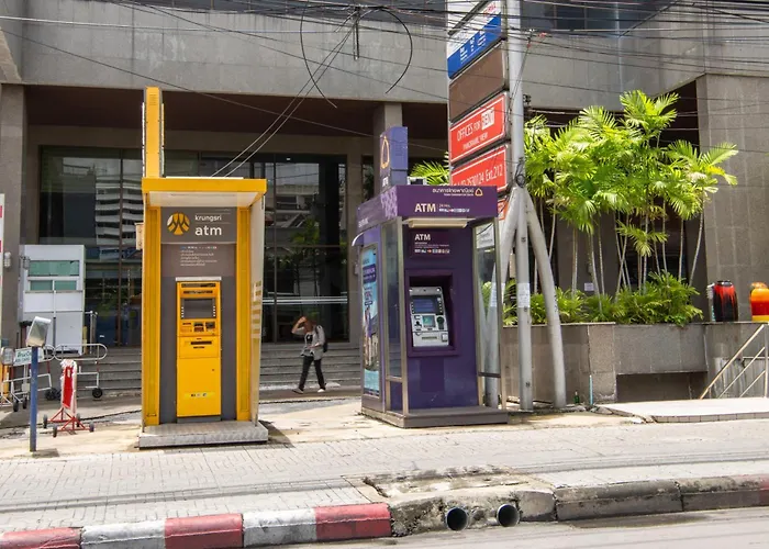 Bua Sukhumvit, Nana Bts
